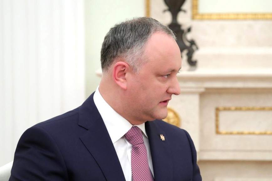 Додон назвал провокацией задержание россиян в кишинёвском аэропорту