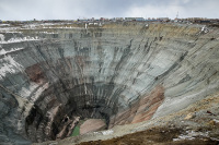 СКР возбудил дело после обрушения породы на руднике АЛРОСА