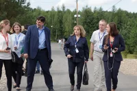 Глава Центризбиркома Элла Памфилова прибыла на «Территорию смыслов» чтобы выступить перед участниками смены «Молодые парламентарии и политические лидеры», которая проходит в лагере на Клязьме с 29 июля по 4 августа.
