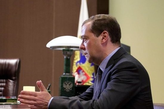 Медведеву доложили о поисковой операции на руднике «Мир»