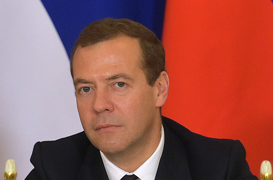 Медведев назвал исполнителей программы цифровой экономики
