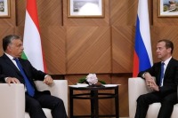 Медведев выразил надежду на активизацию сотрудничества РФ и Венгрии