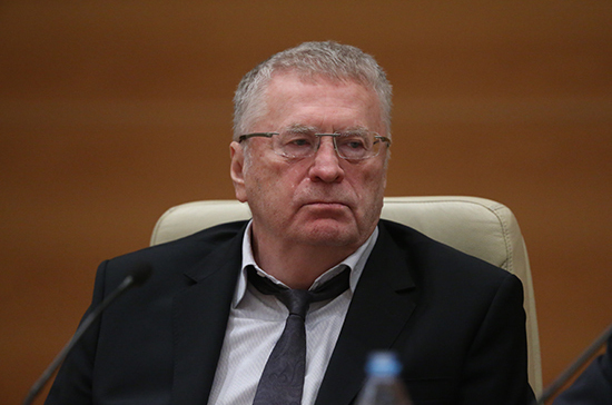 Жириновский предлагает ограничить полномочия президента и губернатора одним пятилетним сроком