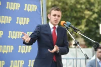 Член Комитета Госдумы по физической культуры, спорту, туризму и делам молодёжи Василий Власов: « Многие молодые люди сегодня не знает Россию. Как мы можем говорить о патриотизме, когда молодые девушки и ребята просто не видели страну?»