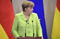 Меркель: думающие только о себе США не могут быть великими