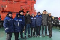 Депутат Зубарев принял участие в установке флага России на Северном полюсе