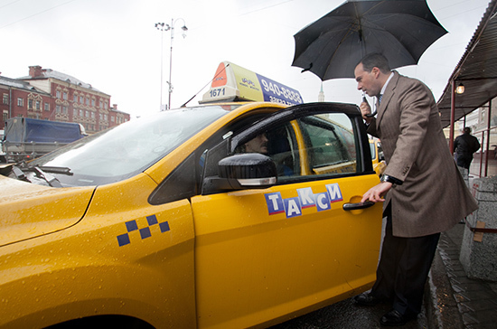 Тюрьмой или суммой: как стоит наказывать агрессивных таксистов 
