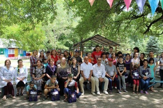 Дагестанские общественники организовали для воспитанников детских домов благотворительную акцию в лагере «Планета»