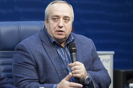 Клинцевич предложил ограничить въезд в РФ украинцев в ответ на выдворение журналистки Первого канала