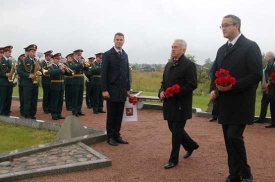 Под Петербургом открыли памятник москвичам, защищавшим блокадный Ленинград