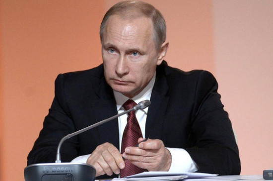 Путин в Перми ознакомился с планами реконструкции набережной Камы