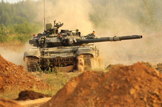 Поставки танка Т-90М в войска могут начаться в 2018 году, заявил глава Уралвагонзавода