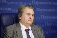 Мысль о неотвратимости наказания остановит поток анонимных звонков о минировании зданий, заявил Емельянов