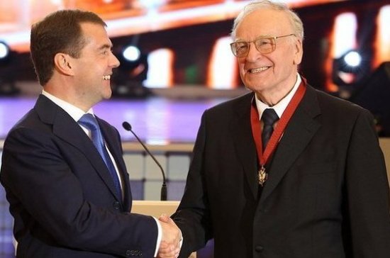 Путин и Медведев поздравили Игоря Кириллова с 85-летием