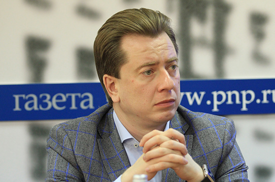 Новый график работы даст депутатам больше времени на общение с избирателями, считает Бурматов