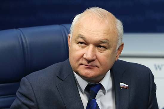 Депутат Гильмутдинов поддержал изменение графика работы Госдумы