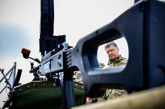 Большая часть американской военной помощи для Украины попадёт на чёрный рынок, считает эксперт