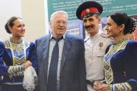 «Прекрасные люди, прекрасный край», - заметил Владимир Жириновский (ЛДПР), предложив переименовать Ростовскую область в Донской край.