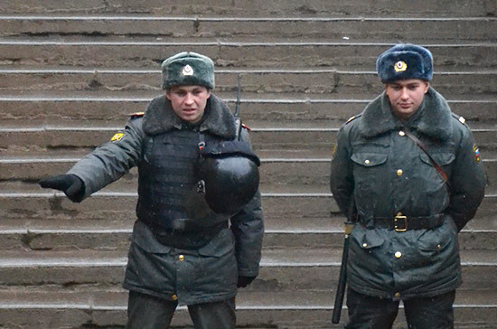 Полиция возбудила уголовное дело о хулиганстве после беспорядков возле ТЦ «Москва»
