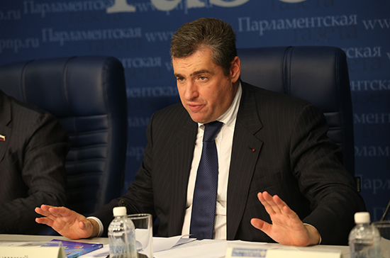 Слуцкий назвал русофобской позицию властей Латвии, отказавших в гражданстве детям неграждан