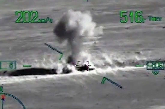 Минобороны показало видео ударов по окружившим военных РФ боевикам