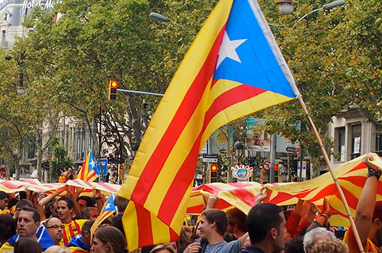 СМИ: в Испании прошли митинги за референдум о независимости Каталонии