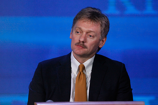 Песков отказался комментировать данные об отставке Толоконского