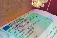 За границу можно будет выехать с долгом до 30 тысяч рублей