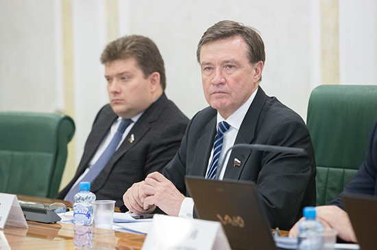 Сенатор Рябухин: дефицит федерального бюджета в 2016 году составил три триллиона рублей