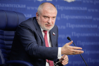 Клишас: парламент примет законы по противодействию вмешательству в дела РФ