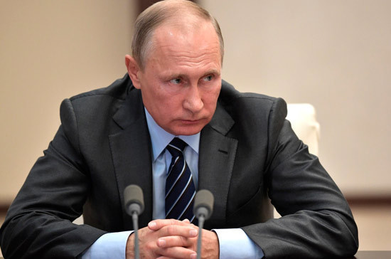 Путин поручил разработать способы избежать рисков в связи с рекордным урожаем 