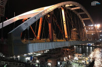 Морская операция по установке автодорожной арки Крымского моста завершена досрочно