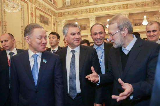 Председатель Мажилиса Парламента Республики Казахстан Нурлан Нигматулин, Председатель Государственной Думы Вячеслав Володин и Председатель Собрания Исламского Совета Исламской Республики Иран Али Лариджани.  Фото: Марат Абулхатин/Фотослужба Госдумы