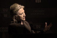 Клинтон считает, что WikiLeaks является «филиалом российской разведки»