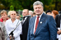 Порошенко продолжает конфликт в Донбассе ради политического блефа, считает политолог 