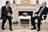 Решение кипрской проблемы не должно навязываться извне, заявил Путин