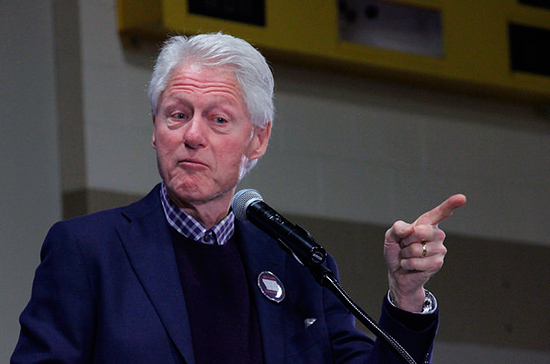 Билл Клинтон обвинил Россию в «атаках» на всю американскую систему