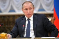 Путин пообещал поручить прокуратуре и СКР разобраться с задержками зарплат в стране