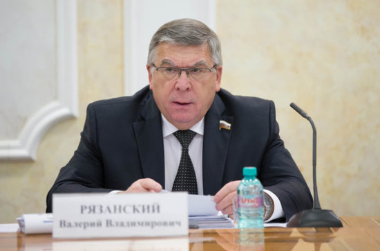 Рязанский поддержал создание в России индивидуальных лекарств для пациентов