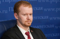 Facebook и Twitter могут заблокировать аккаунты российских ведомств, заявил Парфёнов