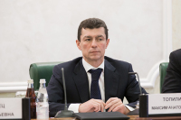 Топилин рассказал о заложенных в бюджете 3 млрд рублей на повышение зарплат бюджетникам
