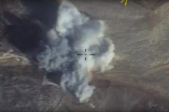 Бомбардировщики ВКС России нанесли удар по позициям ИГ в Дейр эз-Зоре
