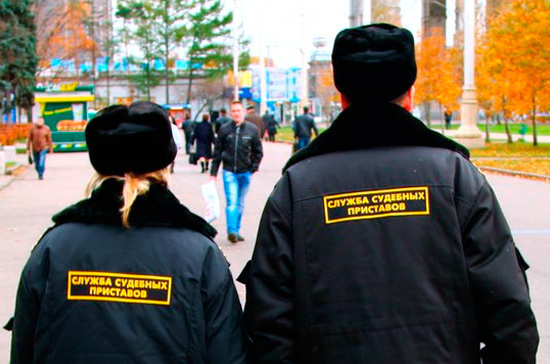 Число неплательщиков по долгам в Калининграде за год снизилось на 100 тысяч, рассказал эксперт