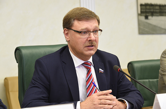 Россия по-прежнему открыта к диалогу о возвращении в ПАСЕ, заявил Косачев