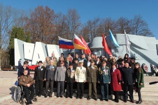 Участники Марша мира в Северной Осетии почтили память погибших в Великой Отечественной войне 