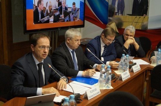 В «Единой России» попросили Минкультуры закупать инструменты на детские музыкальные школы