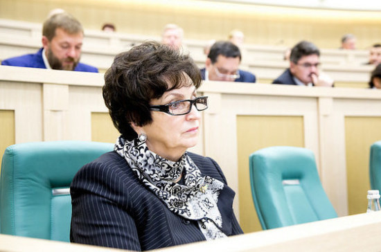 Российское законодательство создаёт все условия для реализации женщин, заявила Лахова