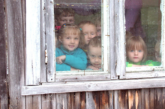 60 субъектов РФ получат субсидии на поддержку многодетных семей