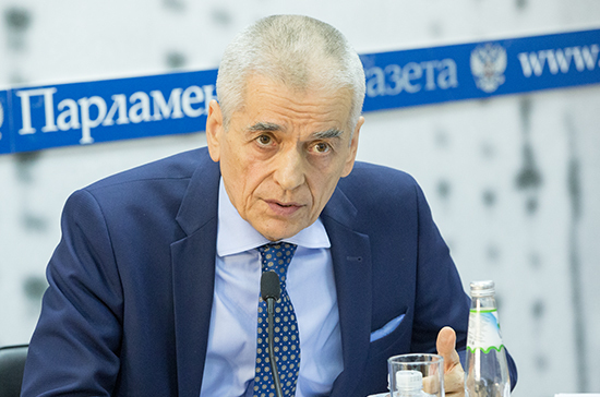 Онищенко поддержал запрет курения на балконах