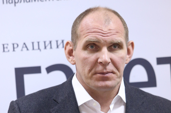 Карелин: Олимпийский комитет должен продолжать работу по помощи атлетам